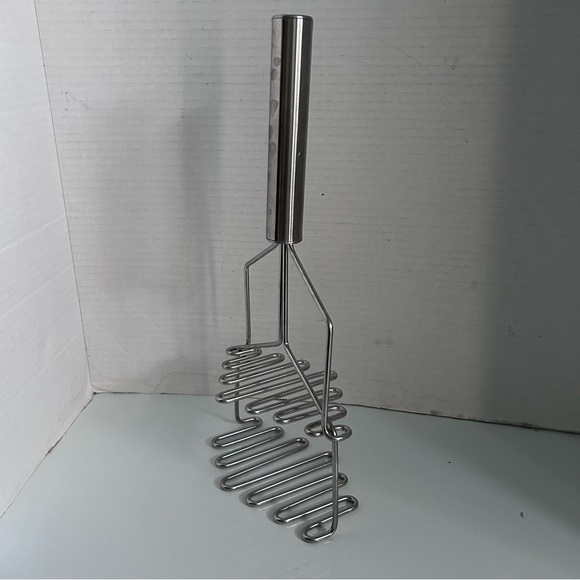 Double S-wire Stainless steel potato masher 13” tall 6” wide - Picture 2 of 8
